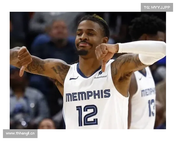 NBA“腰王”，莫兰特篮下杂耍上篮自抛自接成功打进